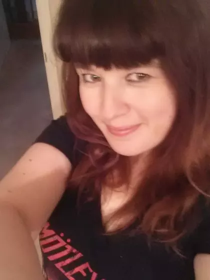 Evelyne – Egg Donor in Edmonton, Alberta, Canada