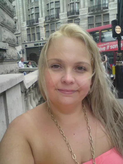 Laura – Surrogate Mother in Milton Keynes, England, United Kingdom – photo 2