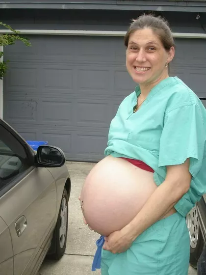 April – Surrogate Mother in Jacksonville, Florida, United States – photo 3