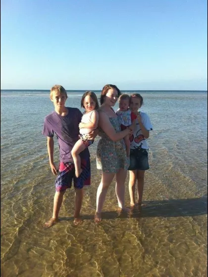 Kim – Surrogate Mother in Croydon, Victoria, Australia – photo 3