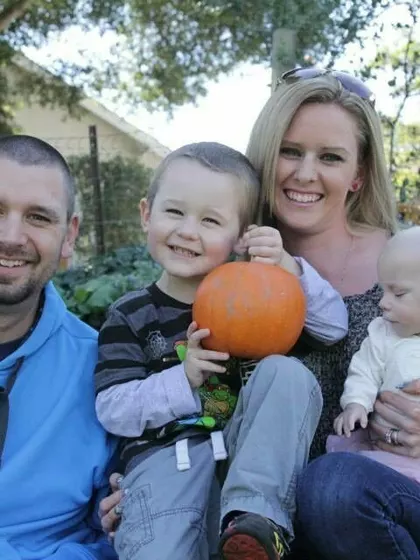 Victoria – Surrogate Mother in Folsom, California, United States – photo 2