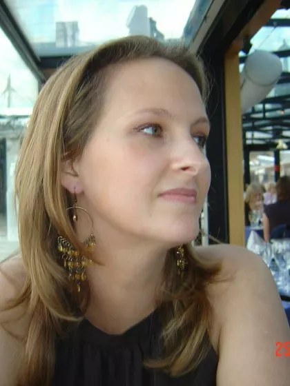 Sophie – Egg Donor in Watford, England, United Kingdom