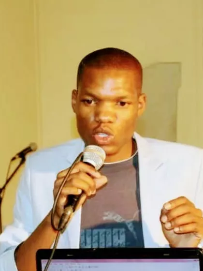 Lloyd – Sperm Donor in Glass Block, Matabeleland South, Zimbabwe